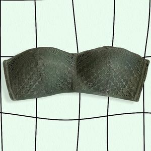 LIKE NEW Strapless Bralette